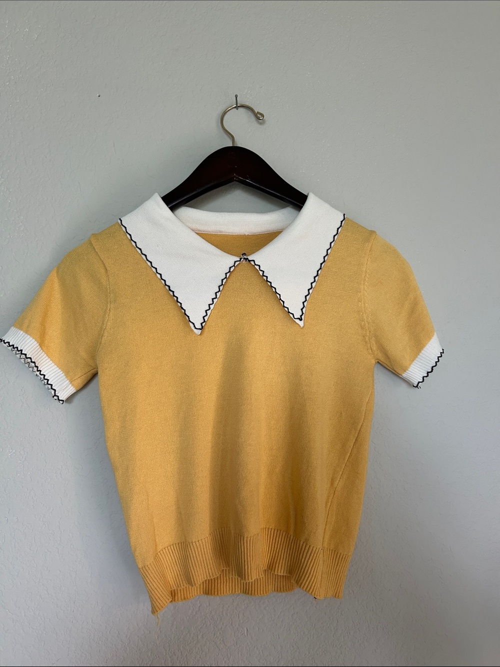 Mustard Yellow Short Sleeve Knit Top with White Contrast Collar retro preppy top